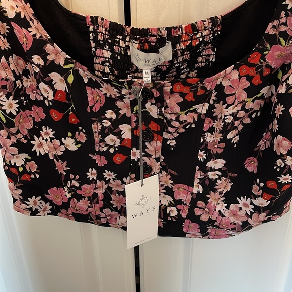 Wayf Women's Black/Multi Floral Sleeveless Crop Top - Picture 3 of 4